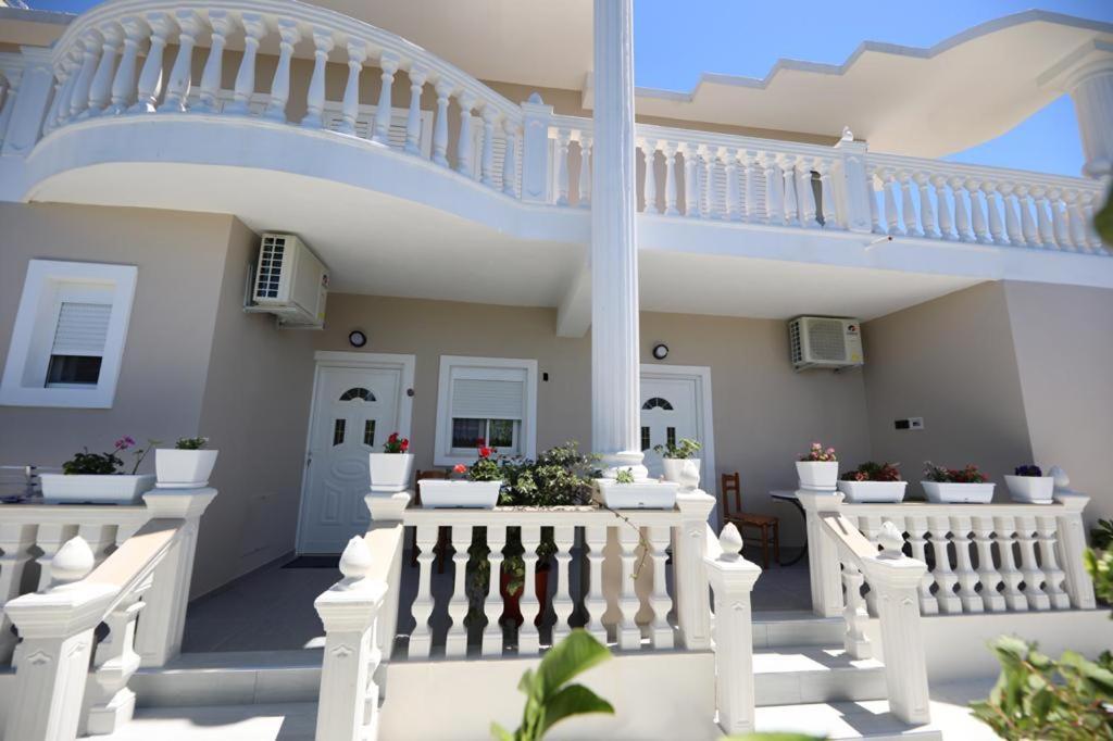 Guest House Narta Вльора Екстер'єр фото