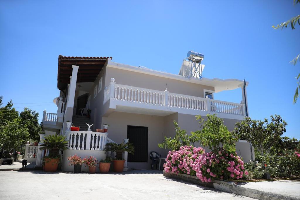 Guest House Narta Вльора Екстер'єр фото