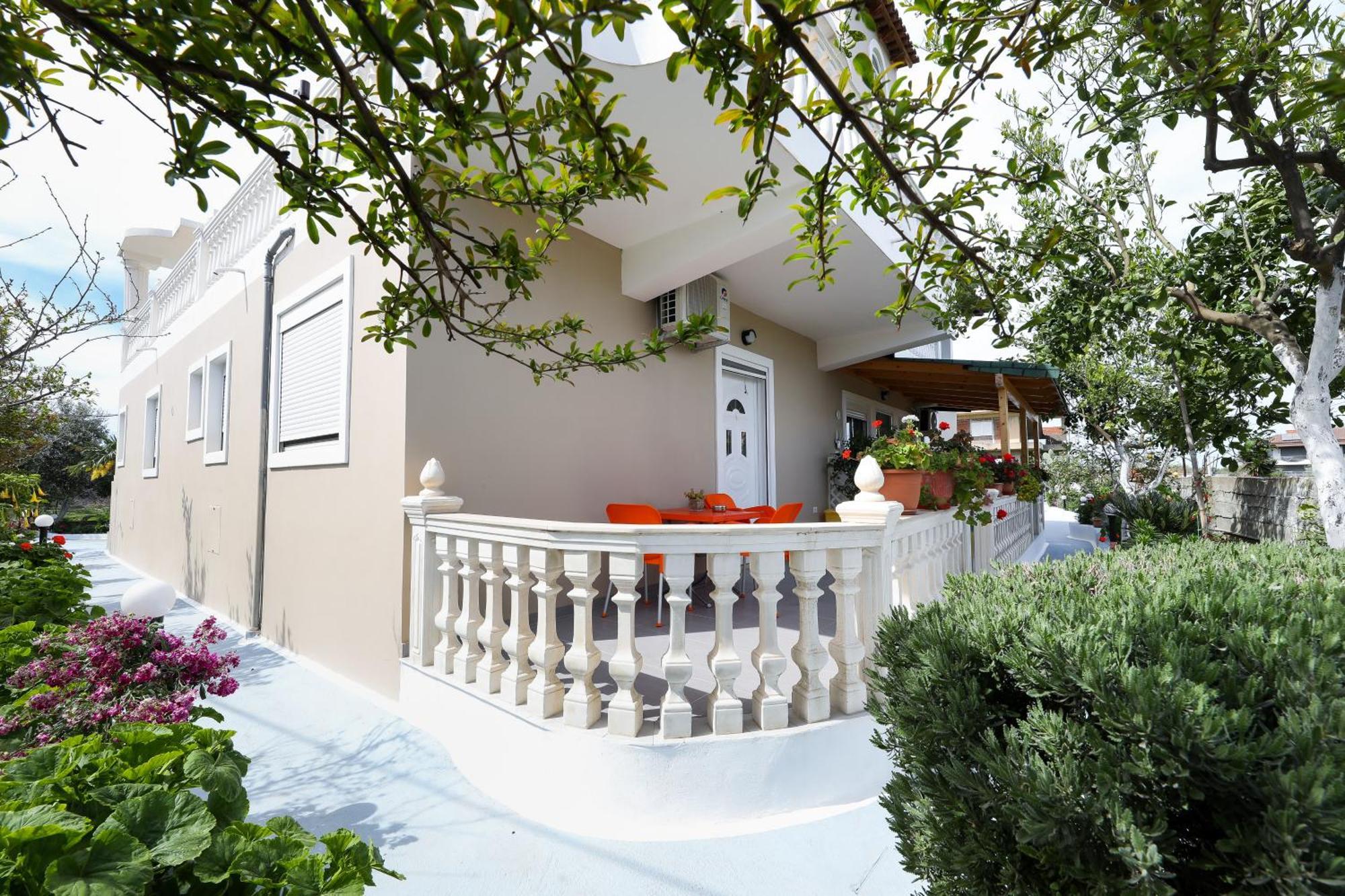 Guest House Narta Вльора Екстер'єр фото
