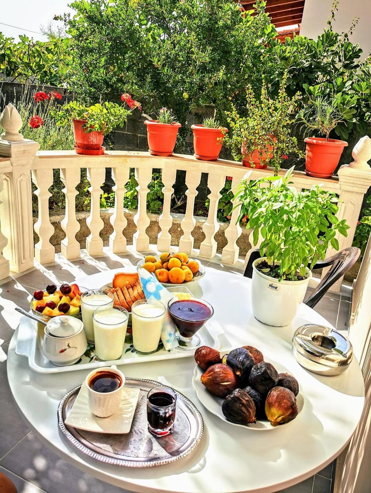 Guest House Narta Вльора Екстер'єр фото